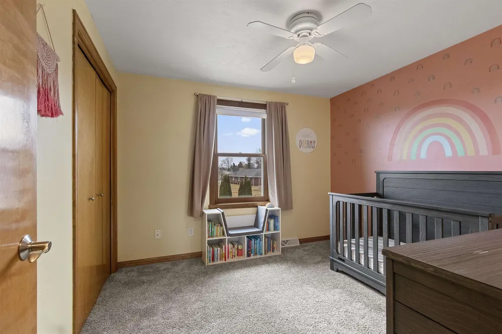 1536 Van Rd, Green Bay, WI 54311