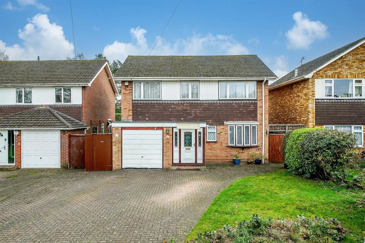 Bartel Close, Leverstock Green, Hertfordshire, HP3 8LX