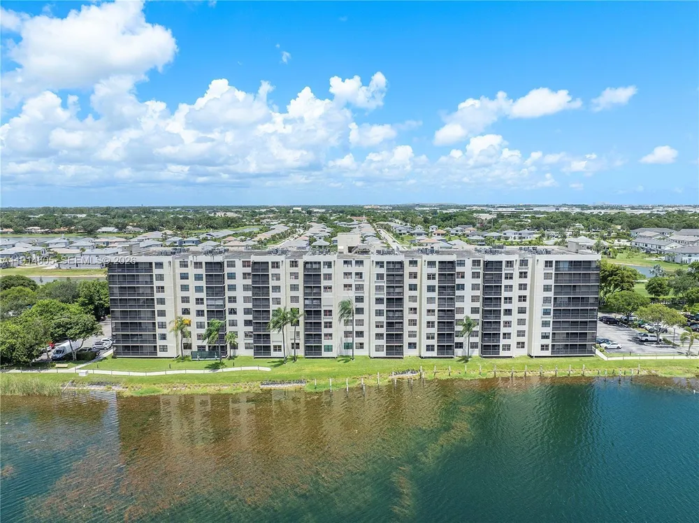 105 Lake Emerald Dr, Oakland Park, FL 33309