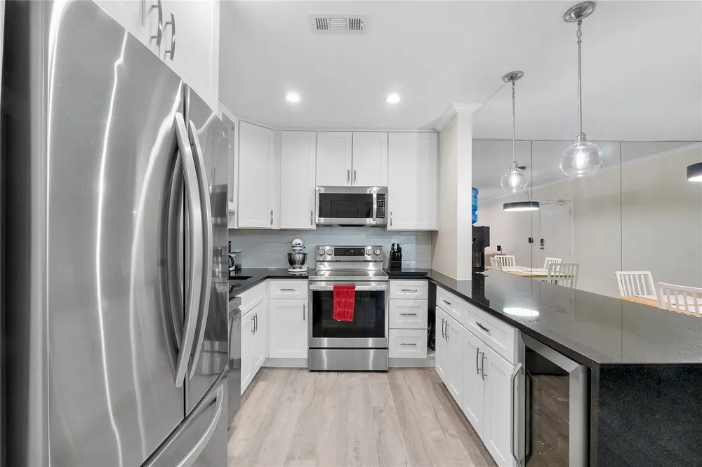 6205 Bay Club Dr, Fort Lauderdale, FL 33308