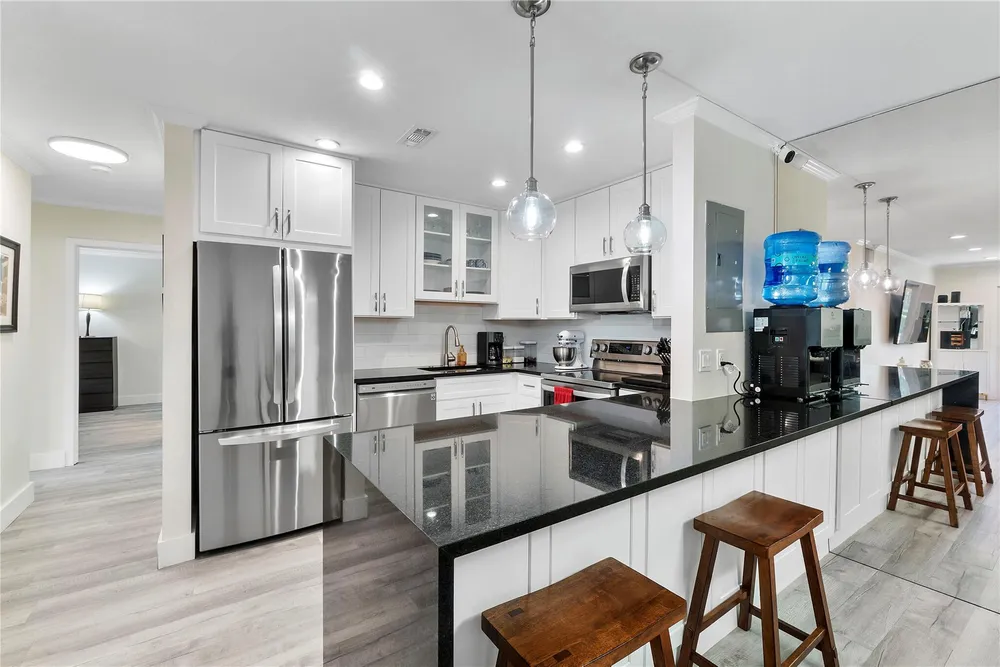 6205 Bay Club Dr, Fort Lauderdale, FL 33308
