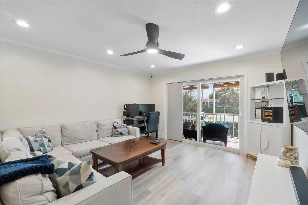 6205 Bay Club Dr, Fort Lauderdale, FL 33308