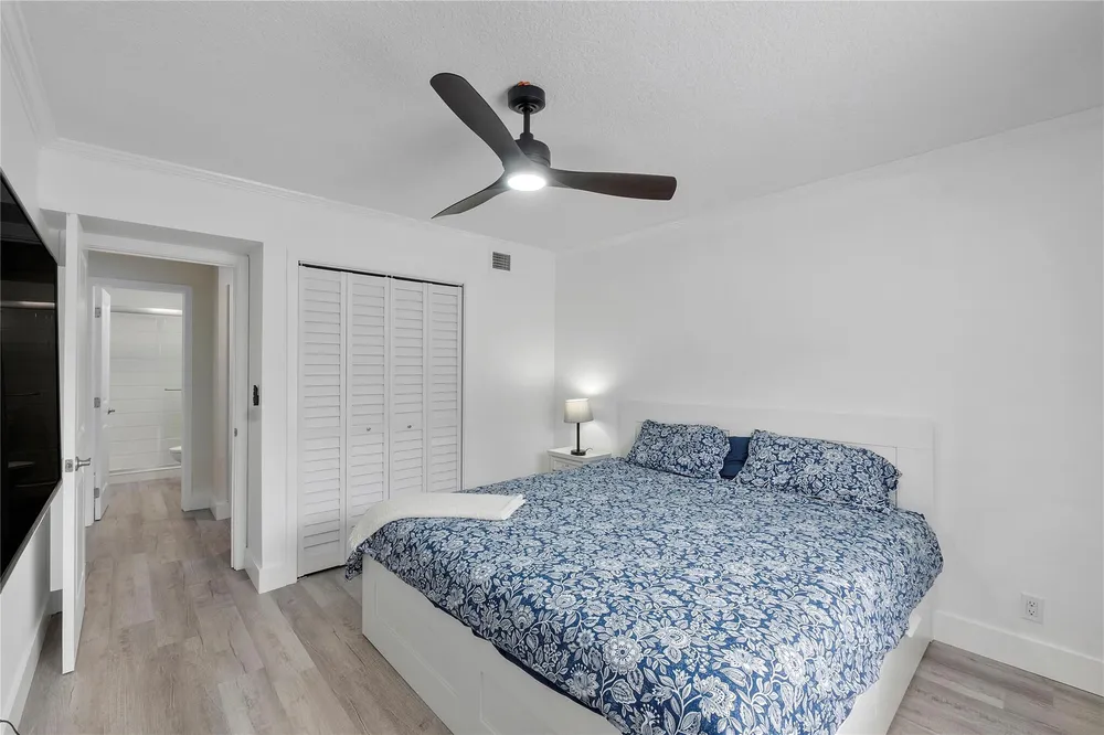 6205 Bay Club Dr, Fort Lauderdale, FL 33308