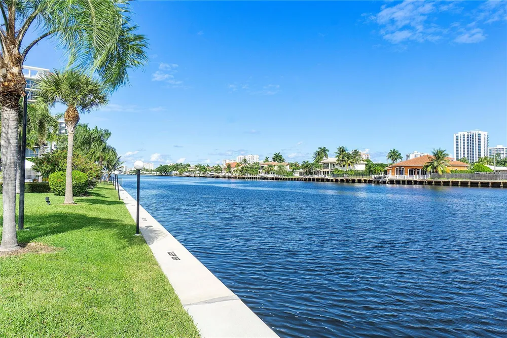 6205 Bay Club Dr, Fort Lauderdale, FL 33308