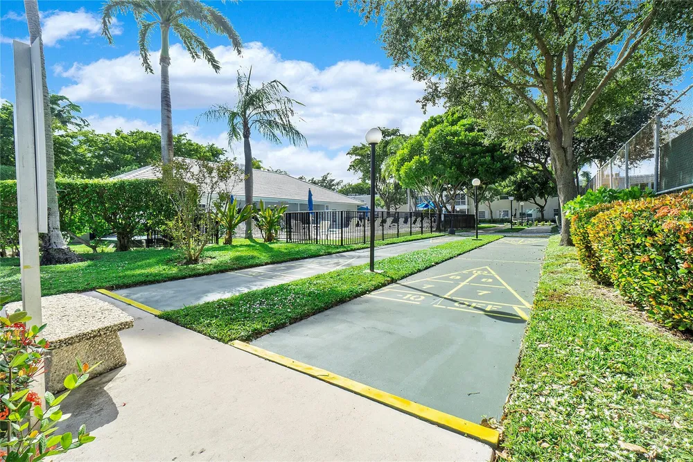 6205 Bay Club Dr, Fort Lauderdale, FL 33308