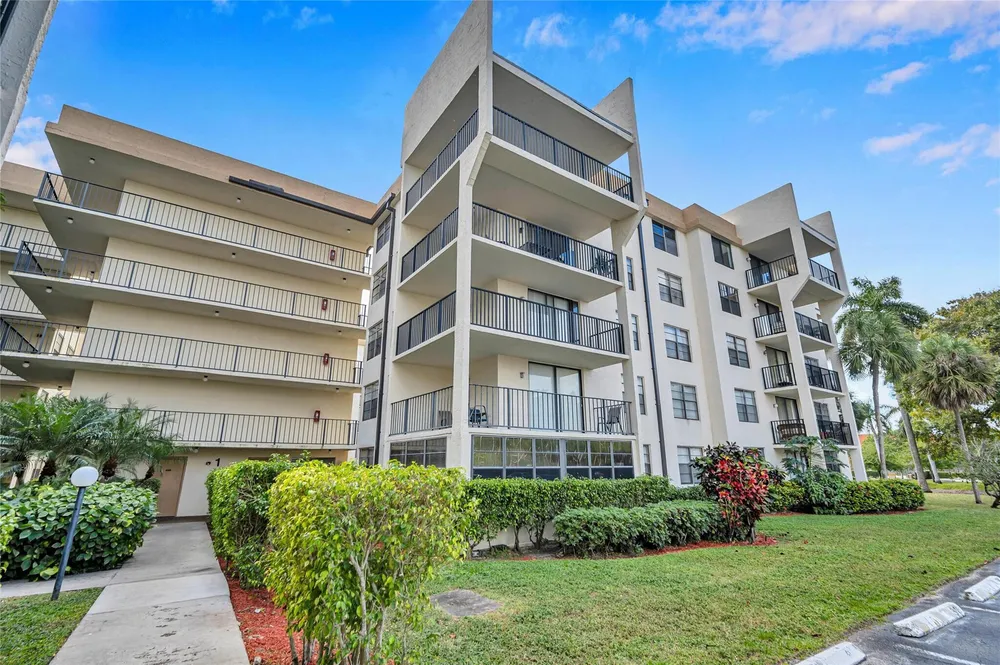 6193 Rock Island Rd, Tamarac, FL 33319
