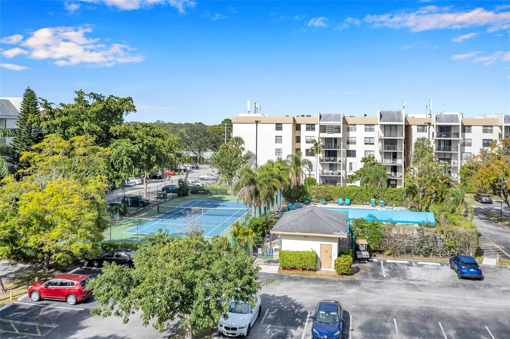 6193 Rock Island Rd, Tamarac, FL 33319