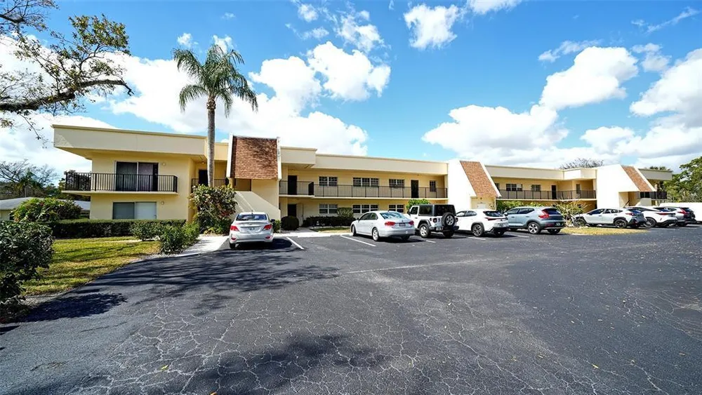 7880 Palm Aire Ln, Sarasota, FL 34243