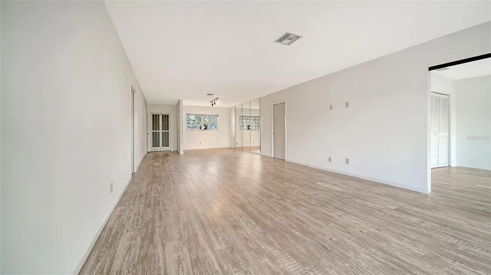 7880 Palm Aire Ln, Sarasota, FL 34243