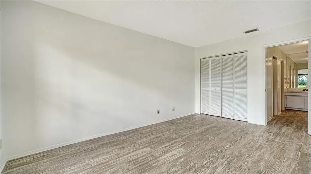 7880 Palm Aire Ln, Sarasota, FL 34243