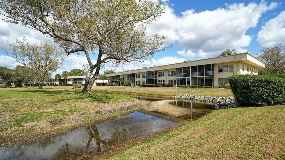 7880 Palm Aire Ln, Sarasota, FL 34243
