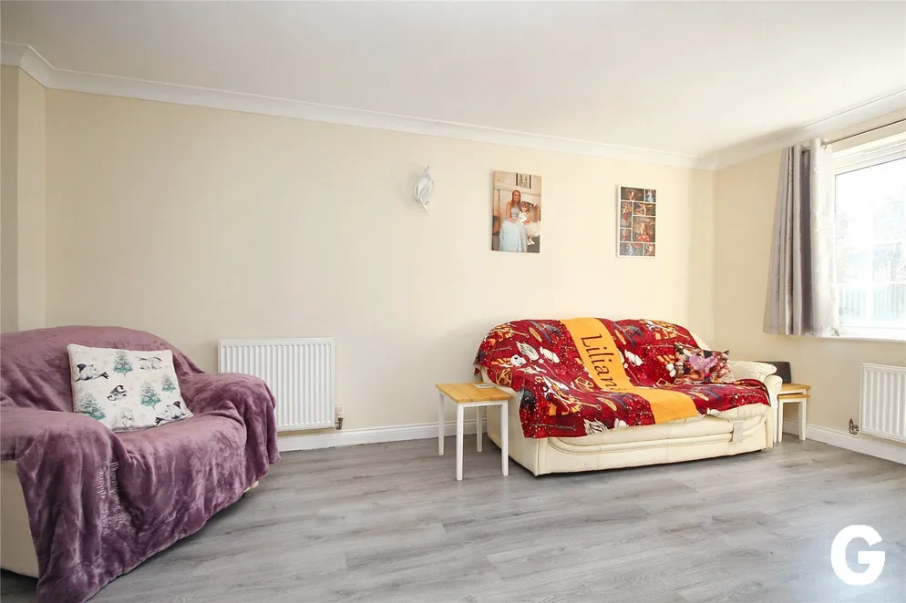 Property carousel item 4