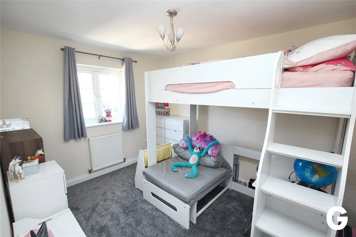 Cracklewood Close, West Moors, Ferndown, Dorset, BH22