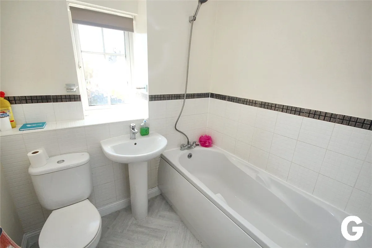 Cracklewood Close, West Moors, Ferndown, Dorset, BH22