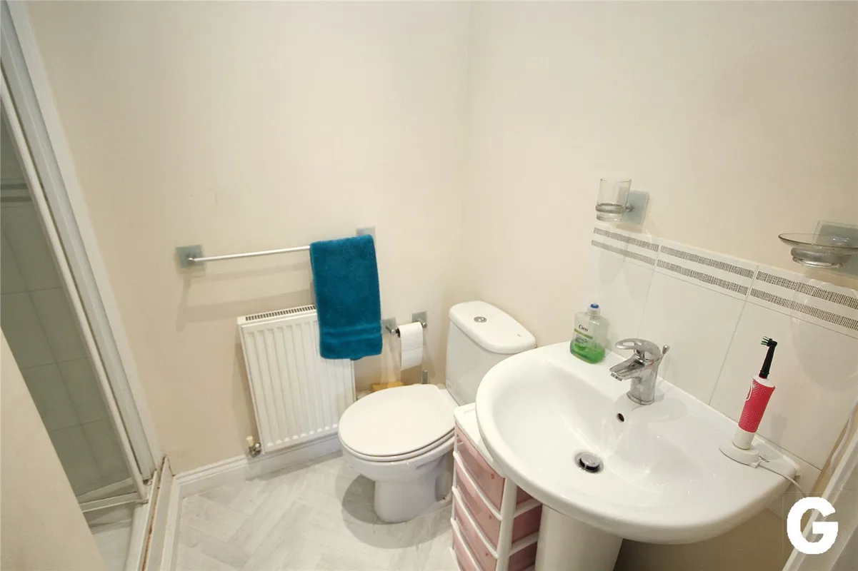 Cracklewood Close, West Moors, Ferndown, Dorset, BH22