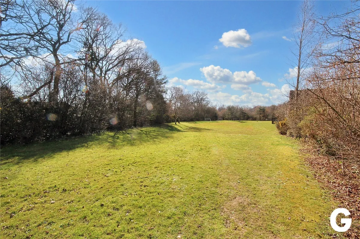 Cracklewood Close, West Moors, Ferndown, Dorset, BH22