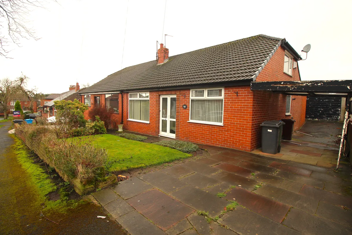 To Rent: 3-Bedroom Semi-Detached Converted Bungalow, Fairfields, OL8