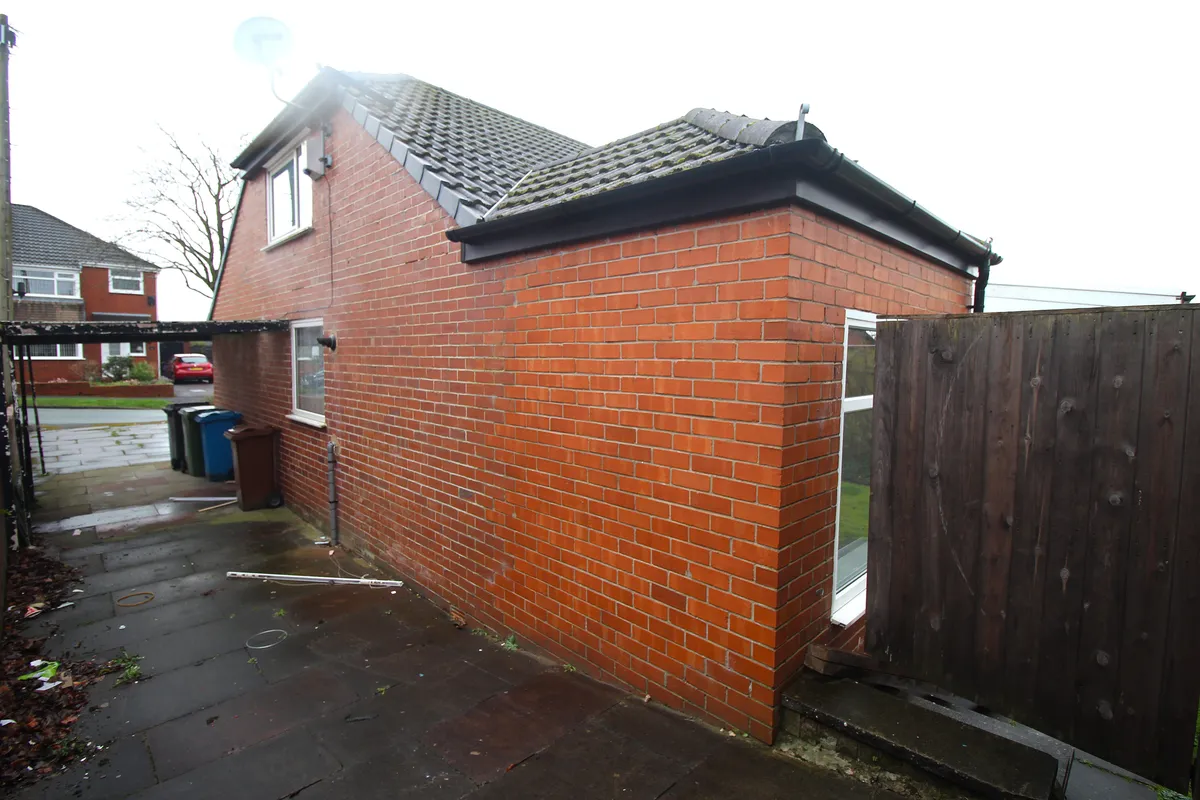 To Rent: 3-Bedroom Semi-Detached Converted Bungalow, Fairfields, OL8