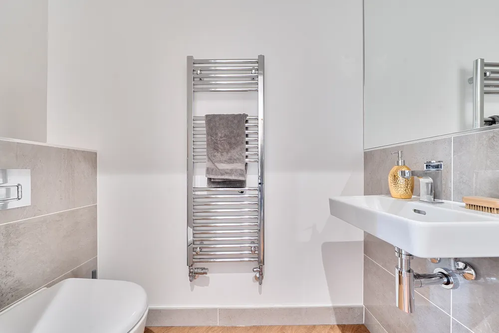 Orchard Farm Avenue, East Molesey, KT8