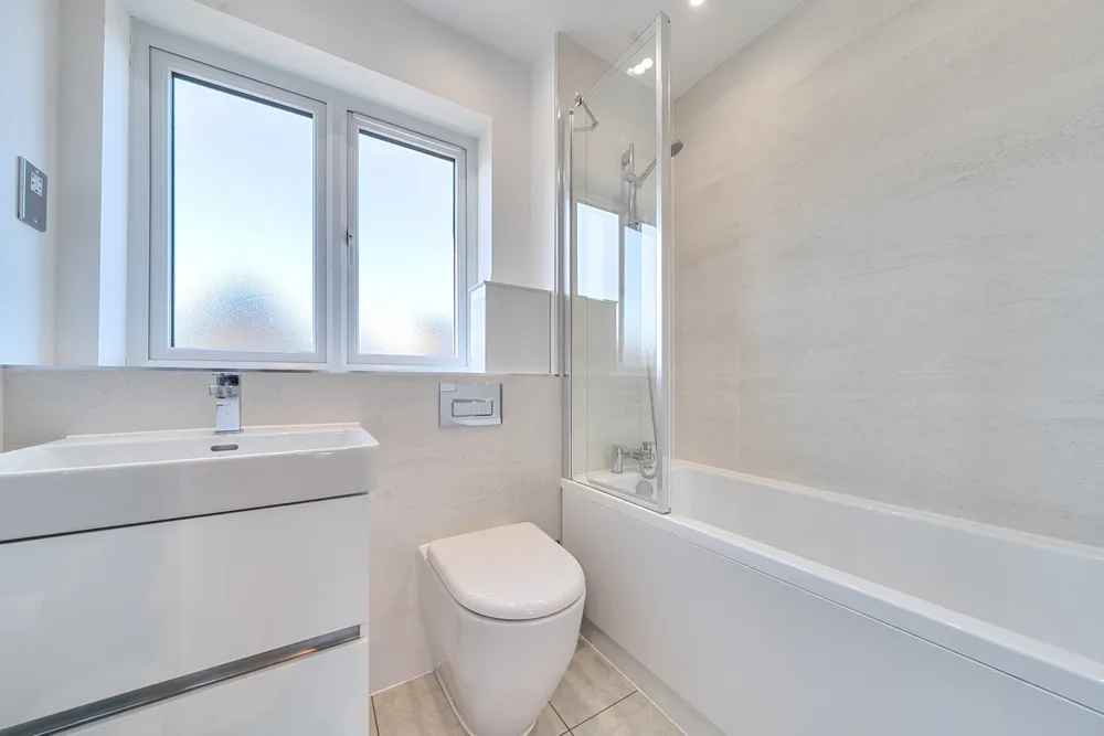Orchard Farm Avenue, East Molesey, KT8