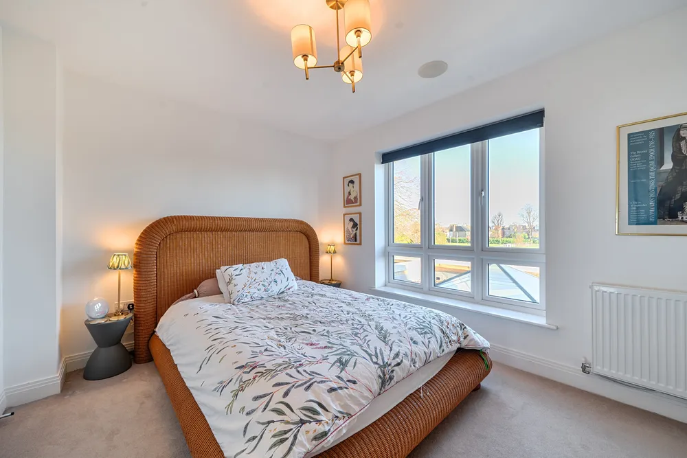 Orchard Farm Avenue, East Molesey, KT8