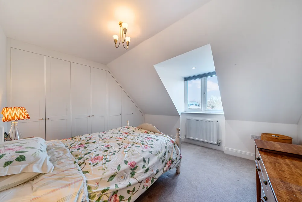 Orchard Farm Avenue, East Molesey, KT8