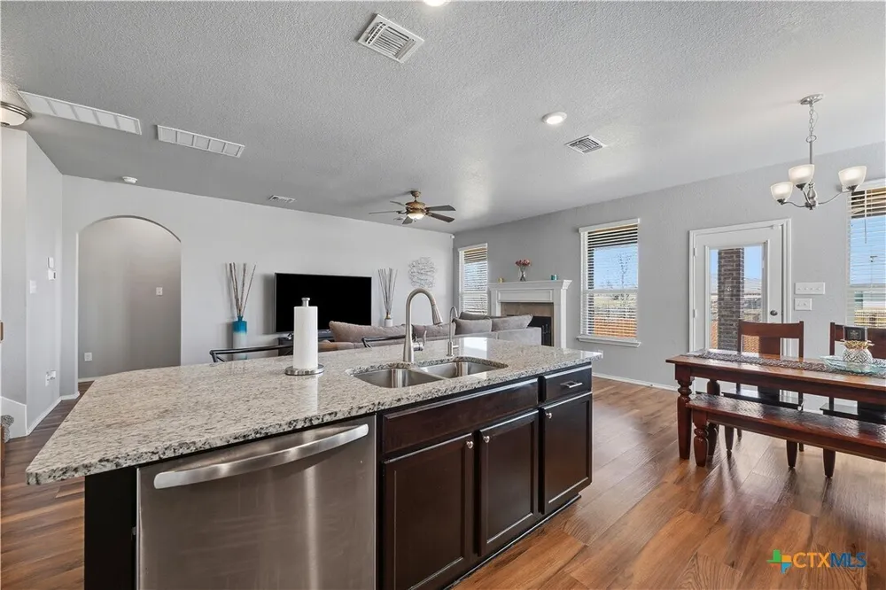 1113 Torino St, Harker Heights, TX 76548