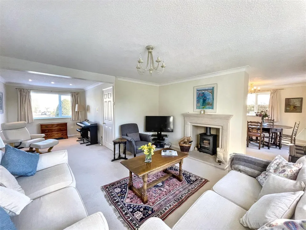 Property carousel item 4
