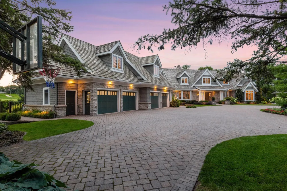 4708 Annaway Dr, Edina, MN 55436