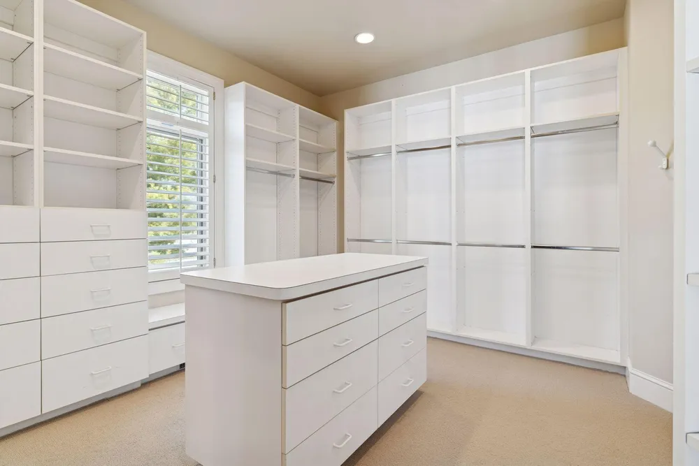 4708 Annaway Dr, Edina, MN 55436