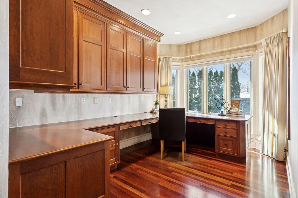 4708 Annaway Dr, Edina, MN 55436