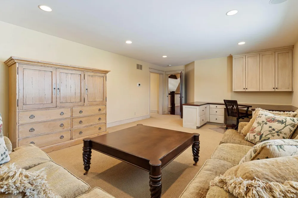 4708 Annaway Dr, Edina, MN 55436