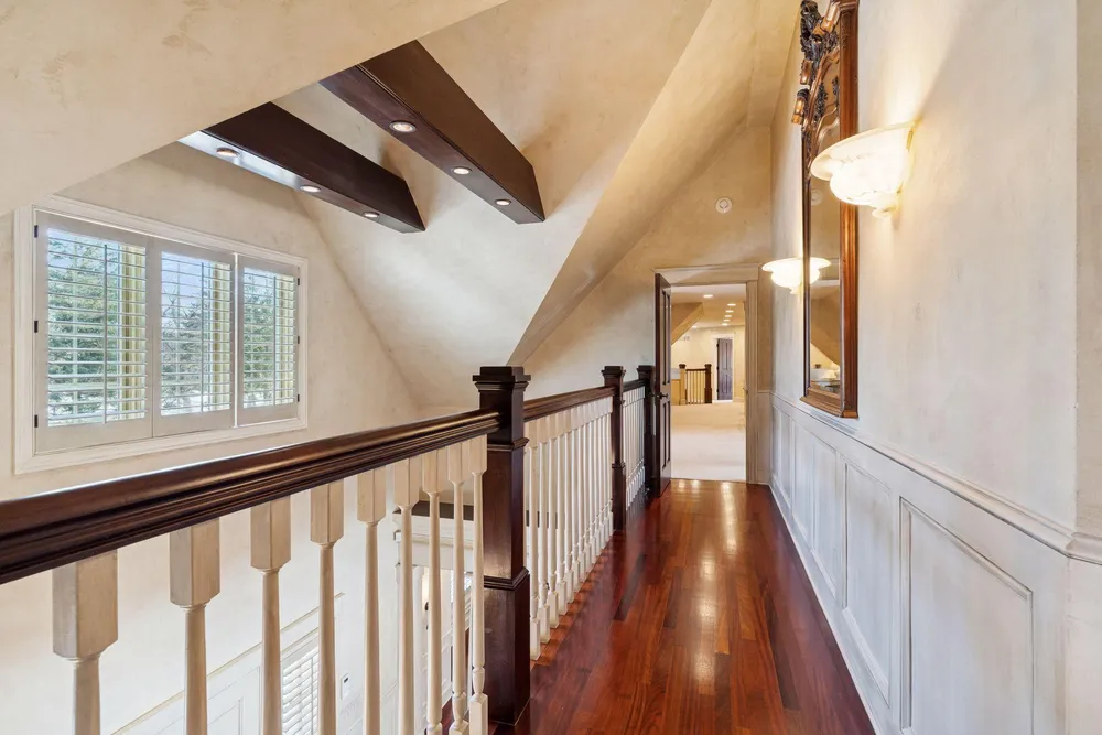 4708 Annaway Dr, Edina, MN 55436