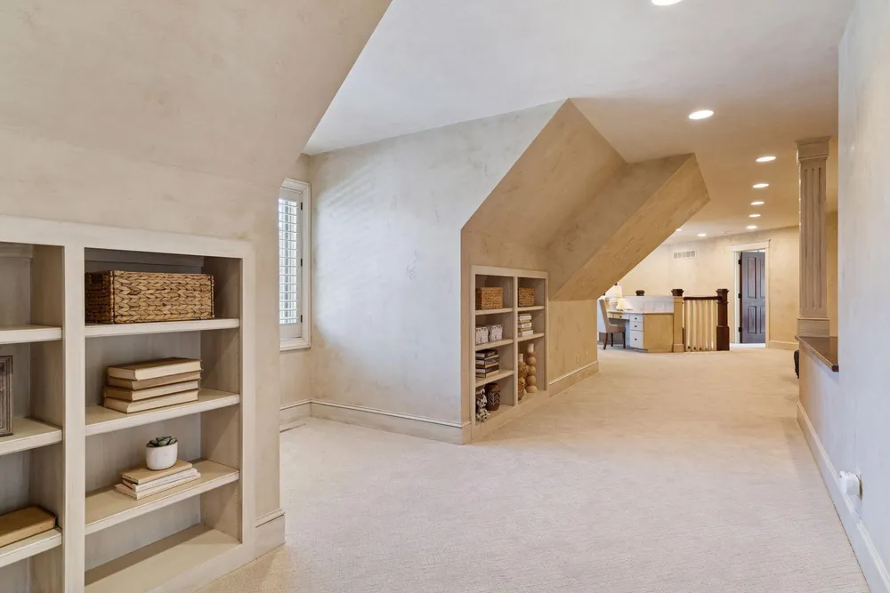 4708 Annaway Dr, Edina, MN 55436