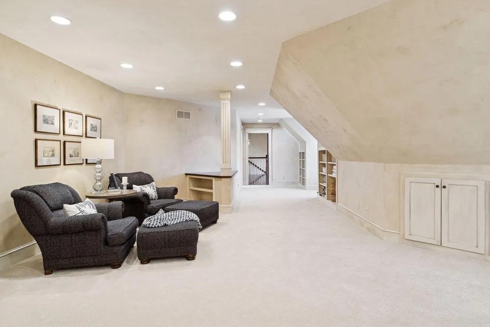 4708 Annaway Dr, Edina, MN 55436