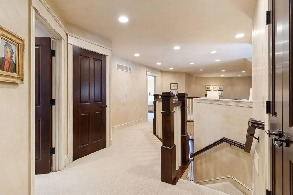 4708 Annaway Dr, Edina, MN 55436