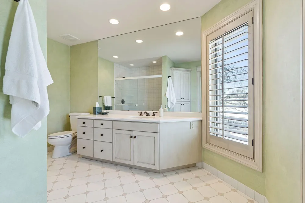 4708 Annaway Dr, Edina, MN 55436