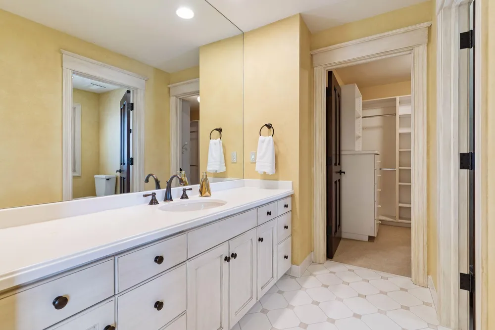 4708 Annaway Dr, Edina, MN 55436