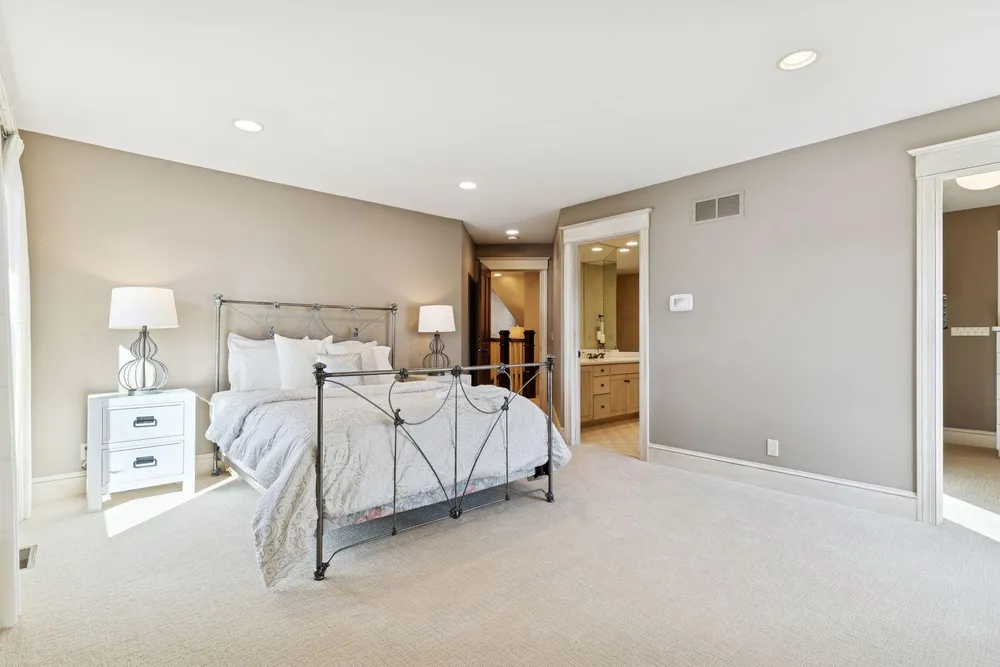 4708 Annaway Dr, Edina, MN 55436