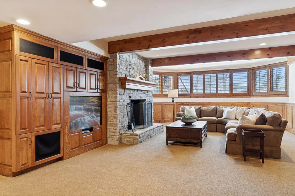 4708 Annaway Dr, Edina, MN 55436