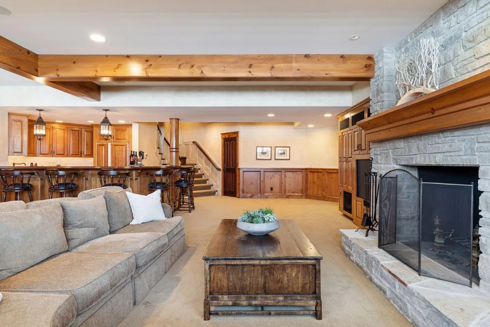 4708 Annaway Dr, Edina, MN 55436