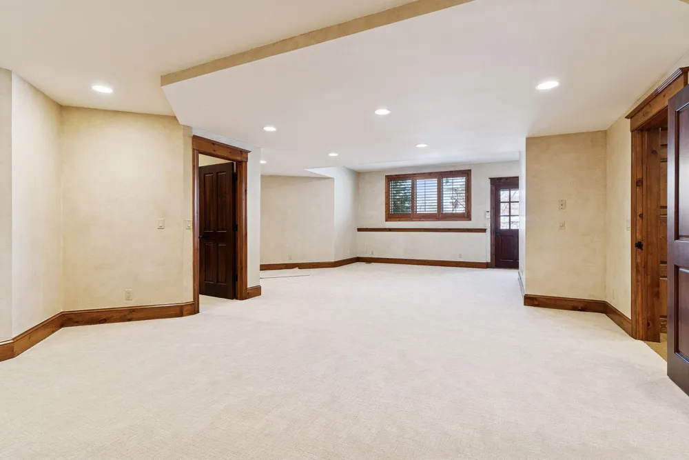 4708 Annaway Dr, Edina, MN 55436