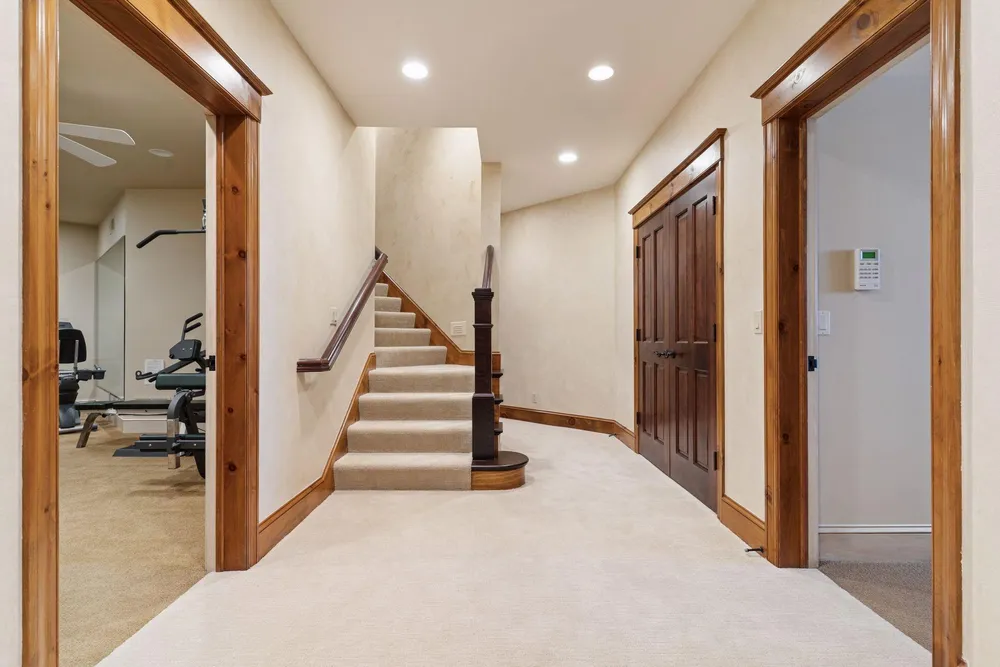 4708 Annaway Dr, Edina, MN 55436