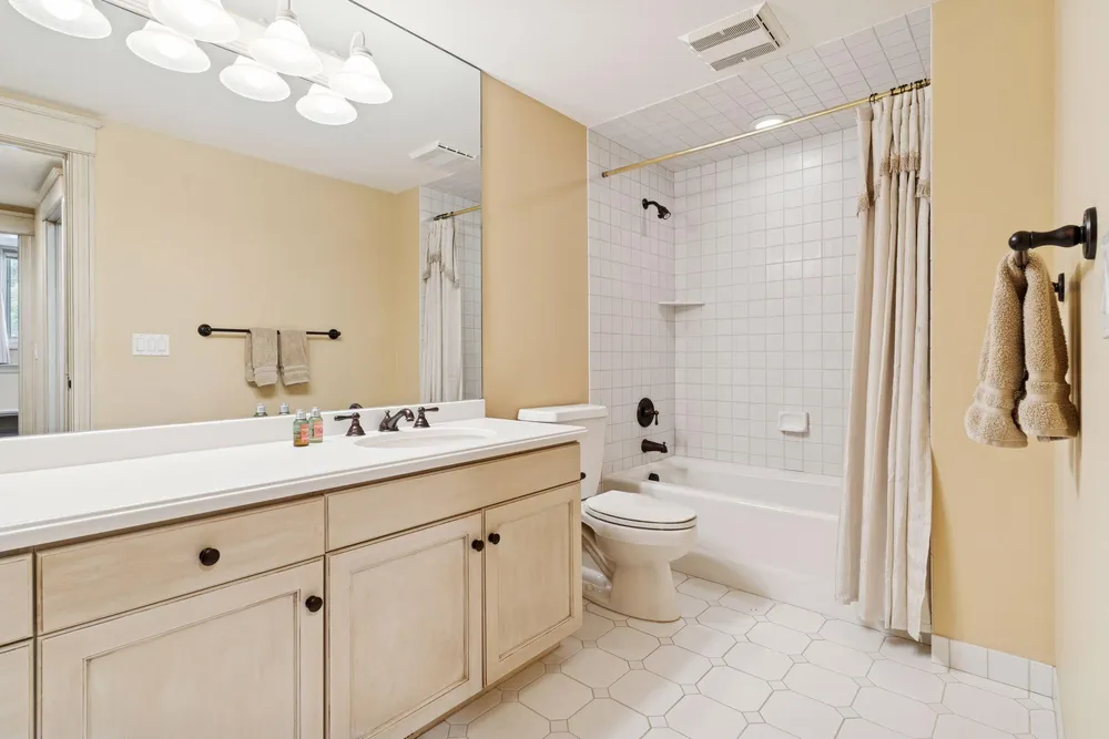 4708 Annaway Dr, Edina, MN 55436