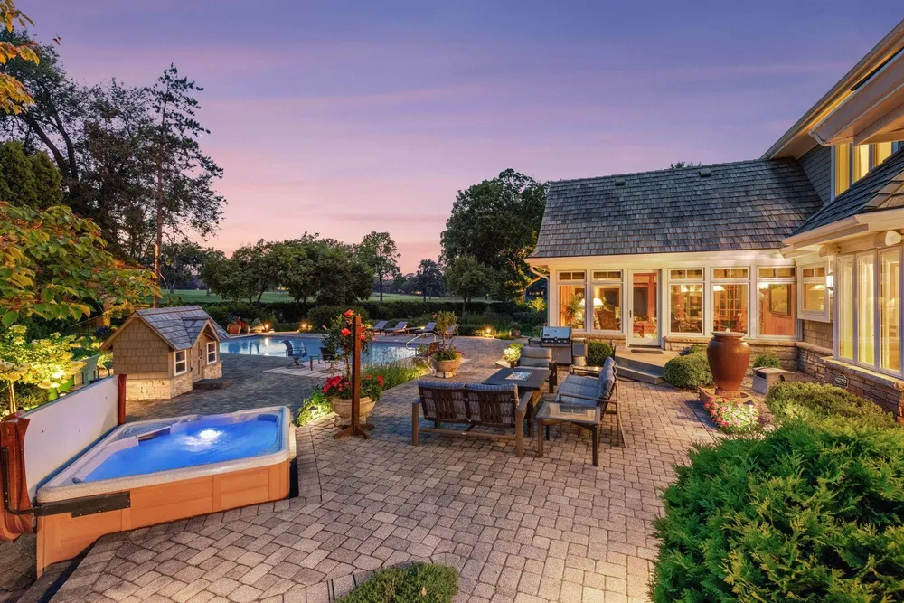 4708 Annaway Dr, Edina, MN 55436