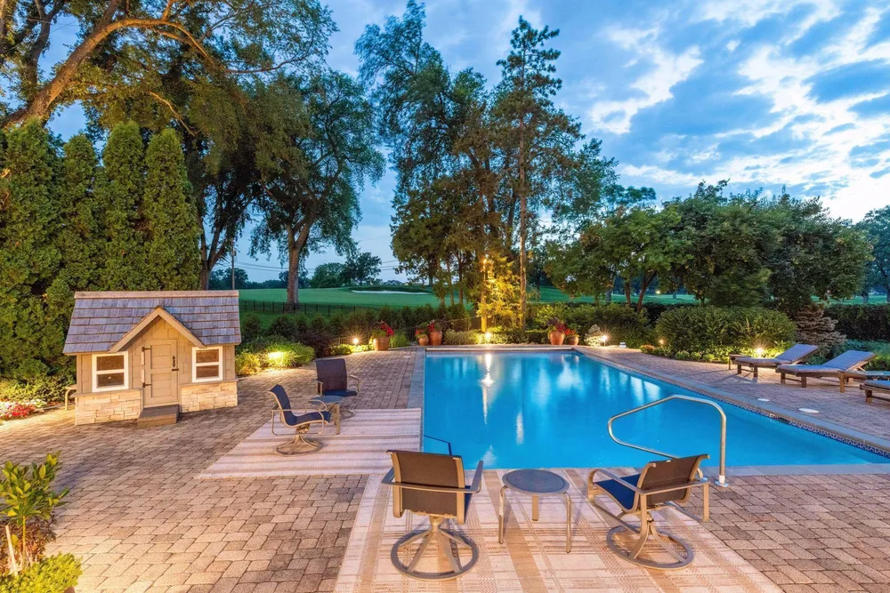 4708 Annaway Dr, Edina, MN 55436