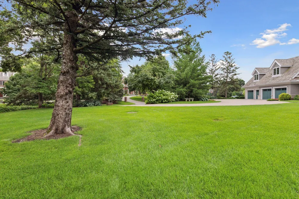 4708 Annaway Dr, Edina, MN 55436