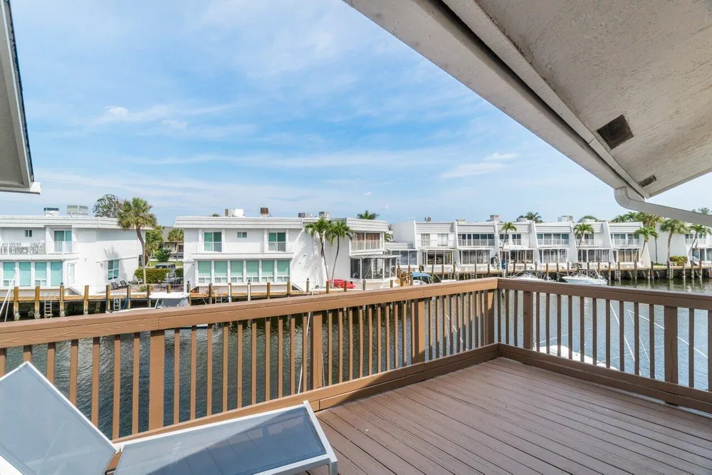 1037 Boca Cove Ln, Highland Beach, FL 33487