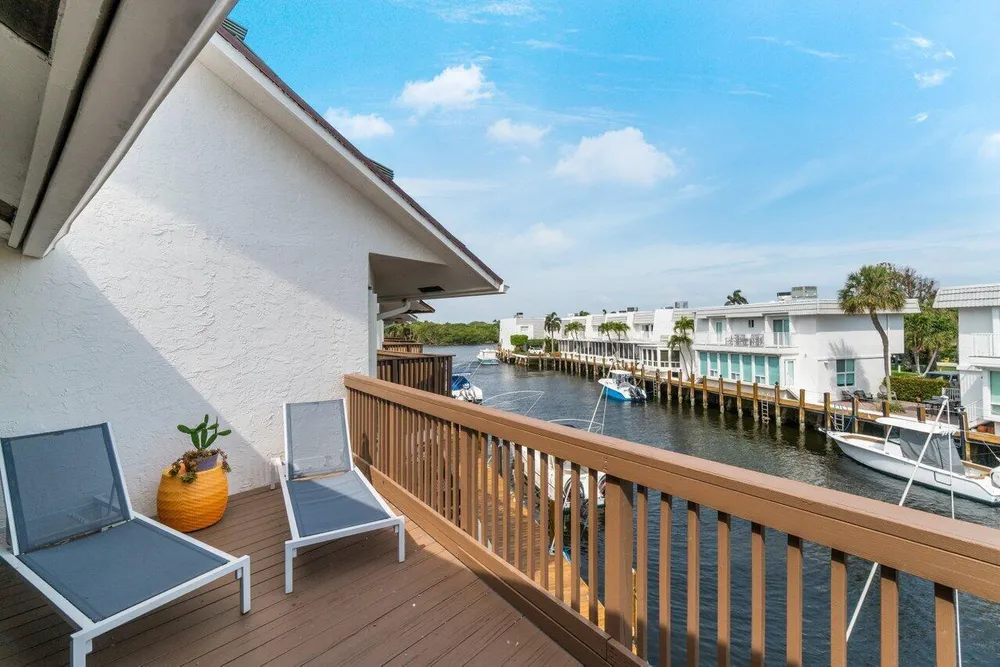 1037 Boca Cove Ln, Highland Beach, FL 33487