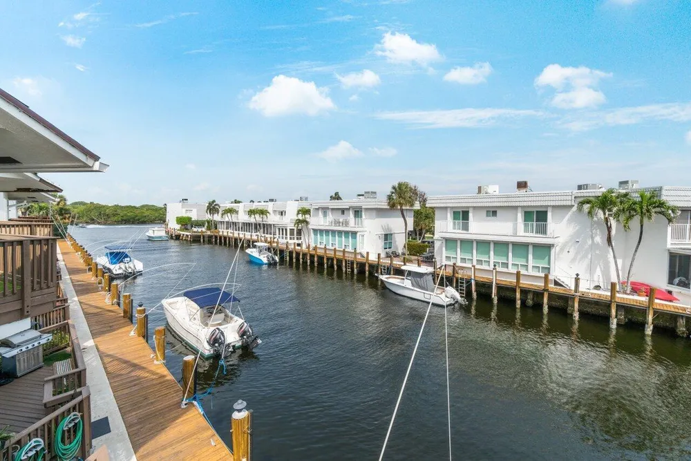 1037 Boca Cove Ln, Highland Beach, FL 33487
